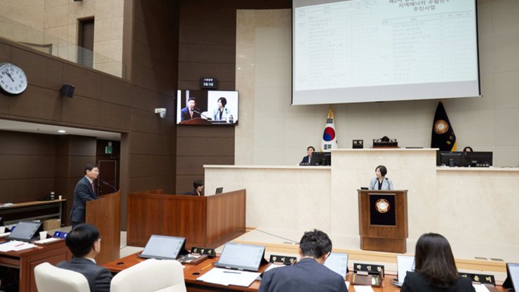 시의회, 시정질문 상시 전환… 찬반 논란